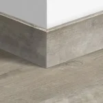 Quick Step Alpha Bloom 58 mm-es dekorazonos vinyl szegélyléc Legkelendőbb