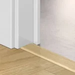 Korlátozott ajánlat Quick Step Alpha Blos és Blos Base dekorazonos vinyl burkolatváltó sín