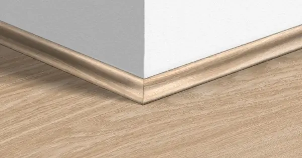 Quick Step Alpha Ciro 17 mm-es dekorazonos vinyl szegélyléc Vedd meg most