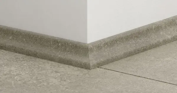 Quick Step Alpha Illume 17 mm-es dekorazonos vinyl szegélyléc Azonnali szállítás