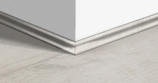 Bestseller Quick Step Classic 17 mm-es dekorazonos szegélyléc
