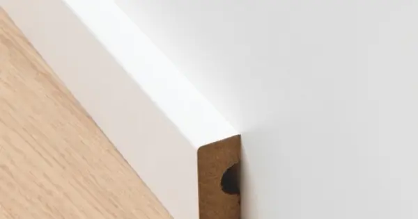 Quick Step laminált padló szegélyléc 40mm QSPSKR4PAINT Olcsóbb