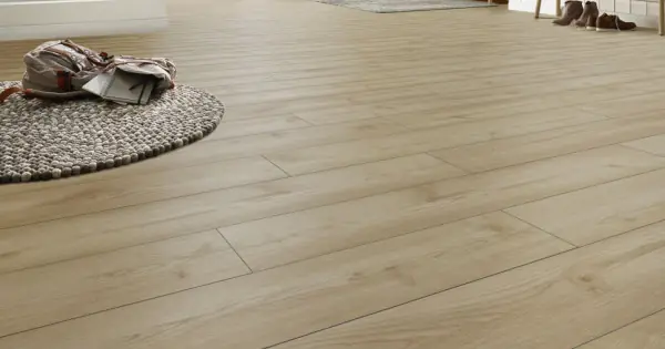 Expressz kézbesítés Swiss Krono Laminált padló Grand Selection Liberty Sync 80031 Grottino Beige