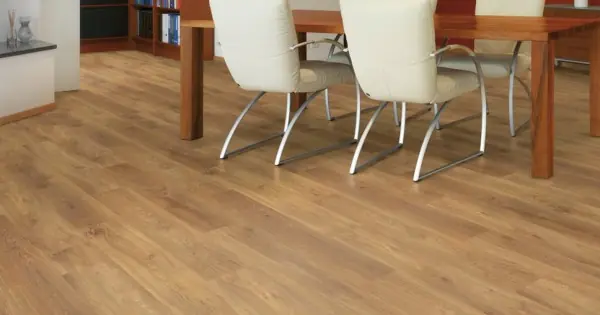 Szuper akció Swiss Krono laminált padló Liberty Lucerne Oak 3784