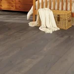 Árcsökkenés Swiss Krono laminált padló Sync Chrome Leysin Oak 2025