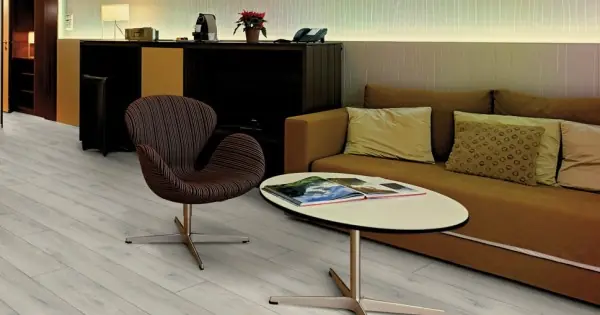 Swiss Krono laminált padló Sync Chrome Toscana Oak 3916 Biztonságos fizetés
