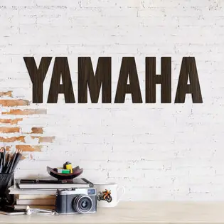 Expressz kézbesítés Fa felirat a falra - YAMAHA