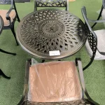 Alumínium asztal 78x78 + szék bronz + párna Akció