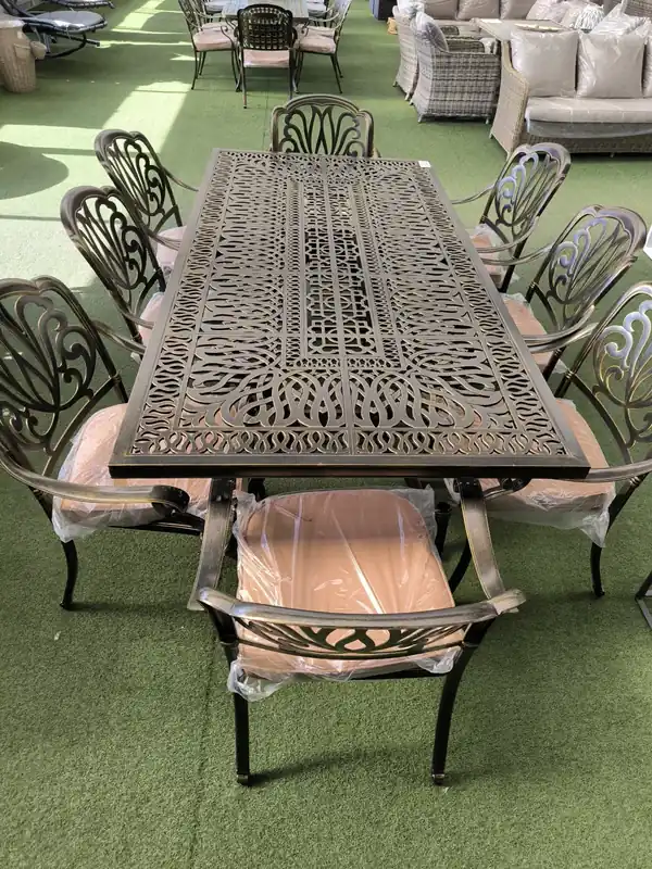 Alumínium asztal 220x106 + szék bronz + párna Árengedmény